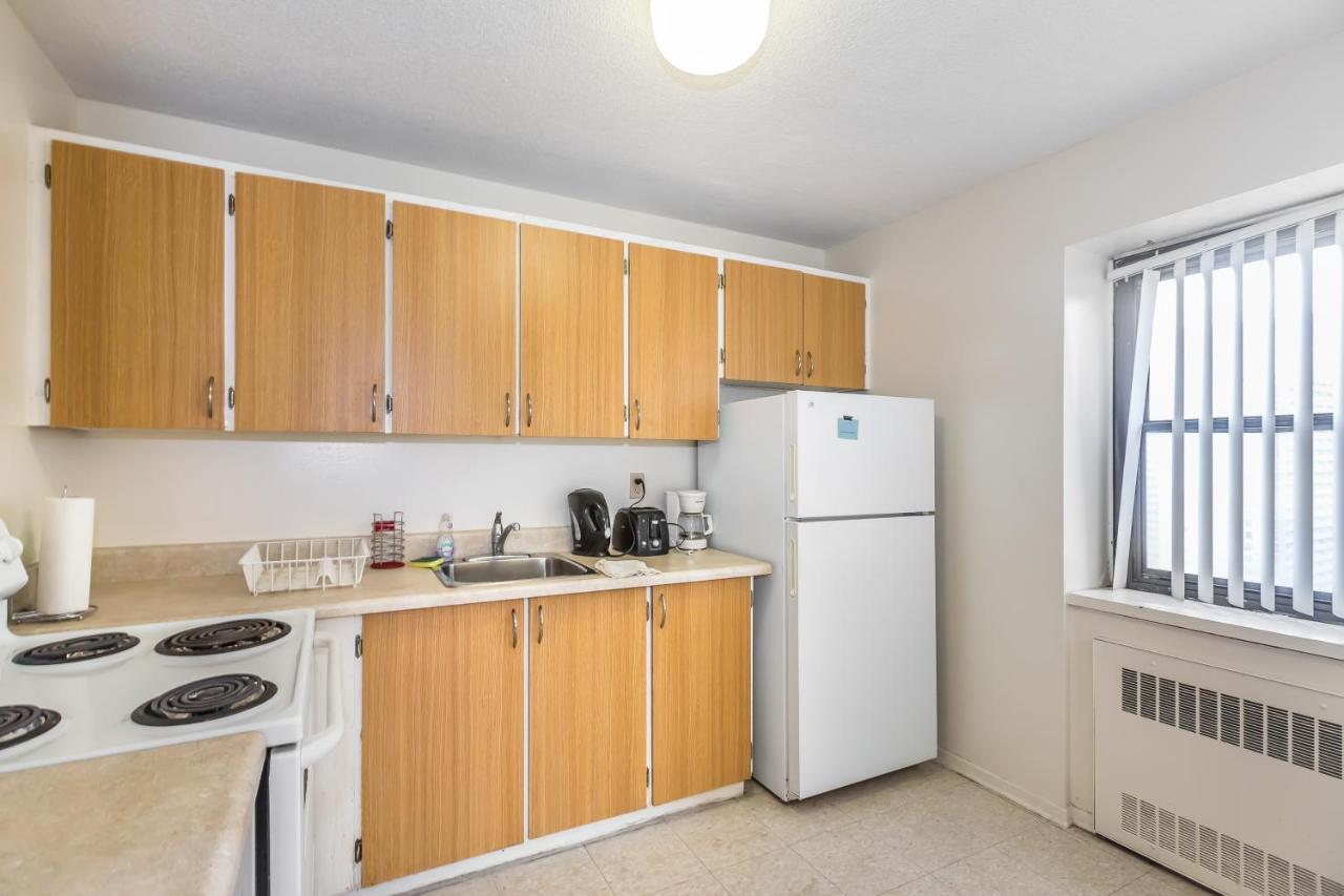 Toronto Furnished Living-Gerard Apartment Ngoại thất bức ảnh