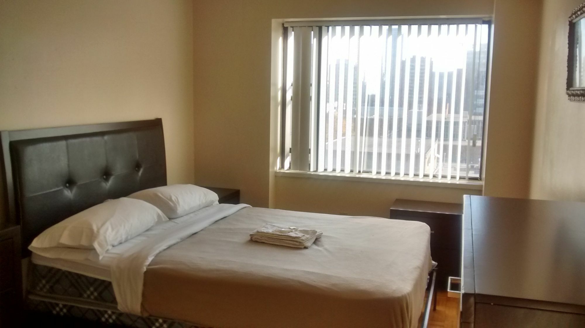 Toronto Furnished Living-Gerard Apartment Ngoại thất bức ảnh