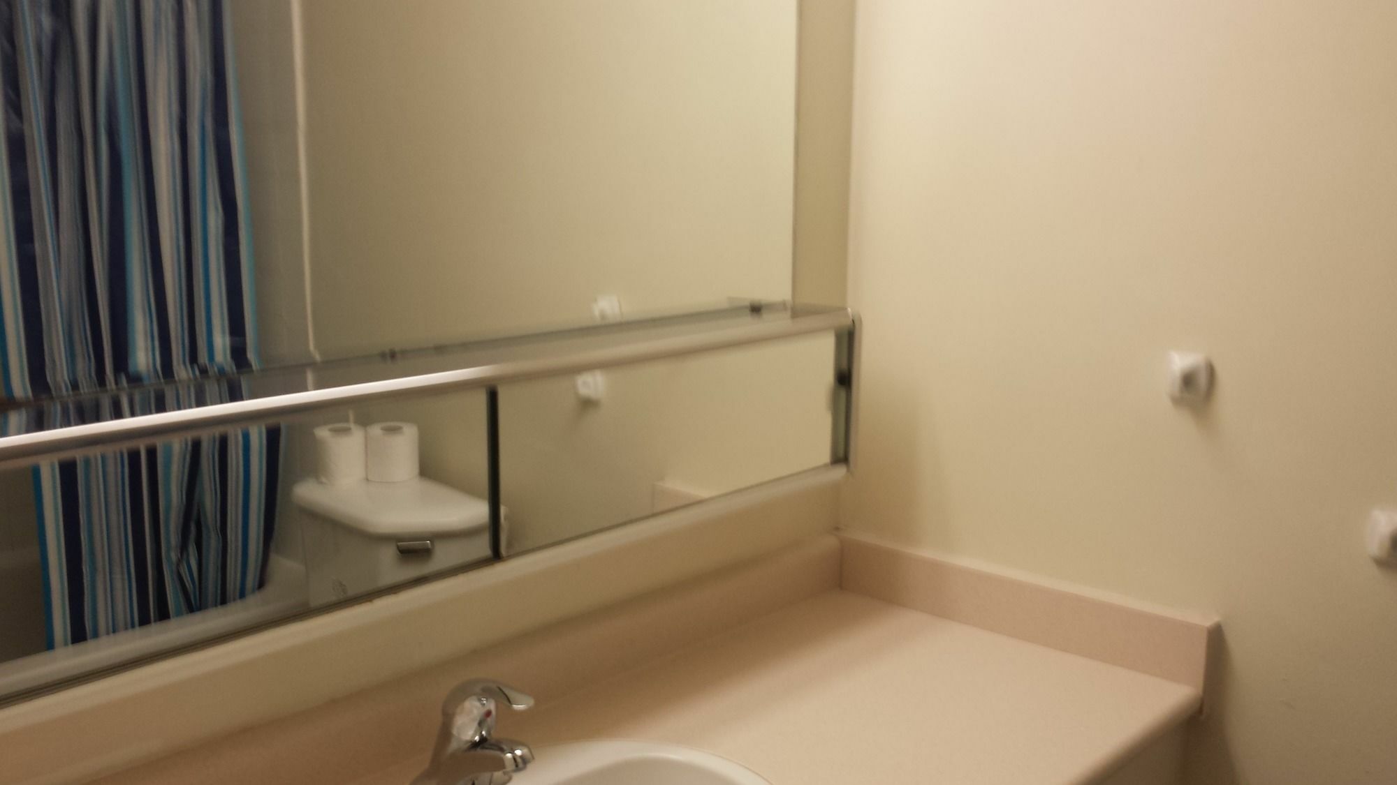 Toronto Furnished Living-Gerard Apartment Ngoại thất bức ảnh